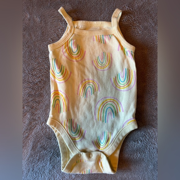 4 pairs of tank top onesies - Picture 3 of 8